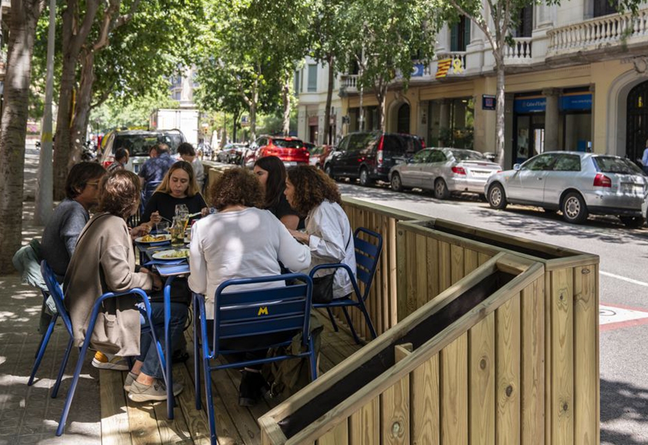 Les terrasses a la calçada es consoliden i es dignifiquen