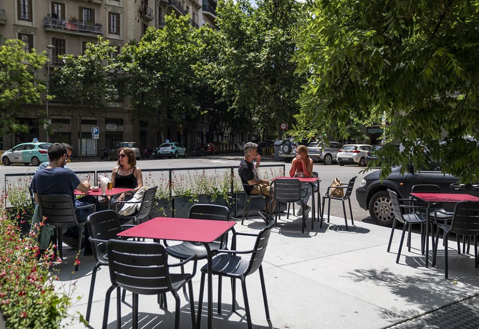 Les terrasses a la calçada es consoliden i es dignifiquen